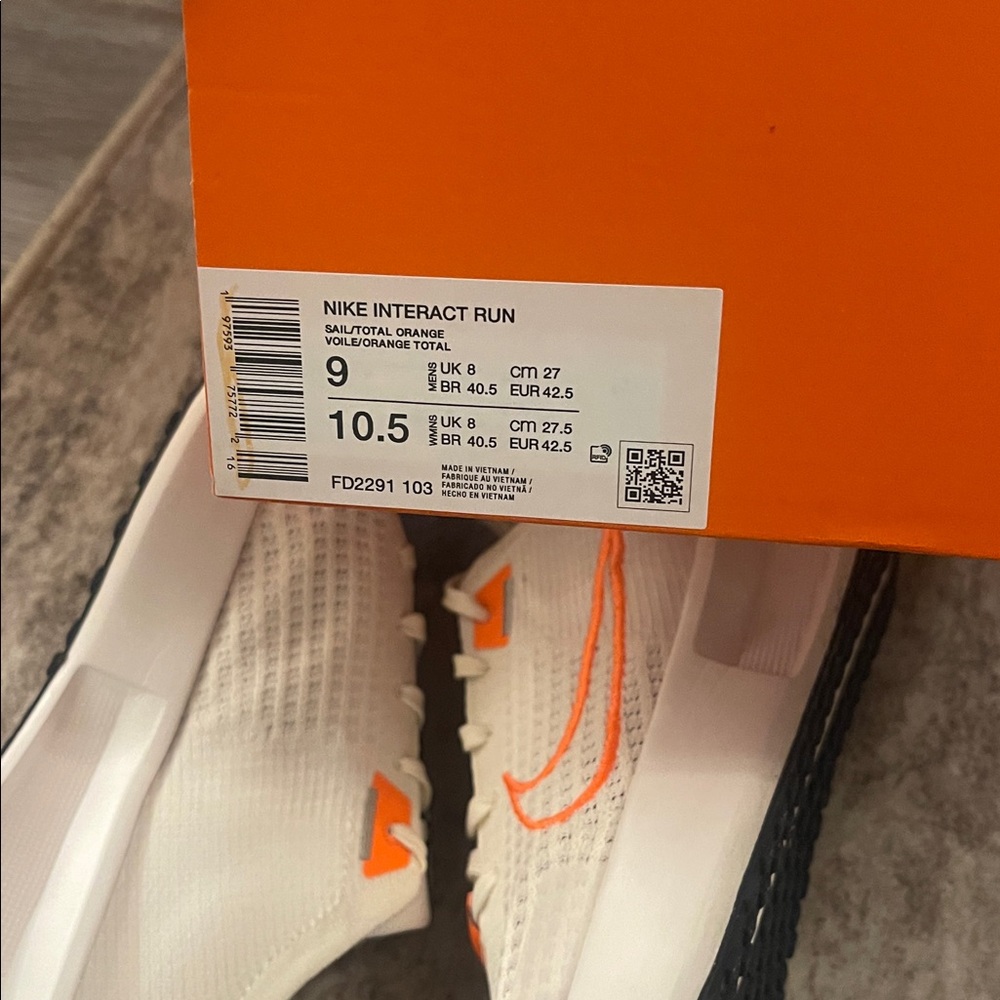 Nike Interact Run

White/Orange

Size 9

Worn 

Comes with Box - Picture 2 of 5